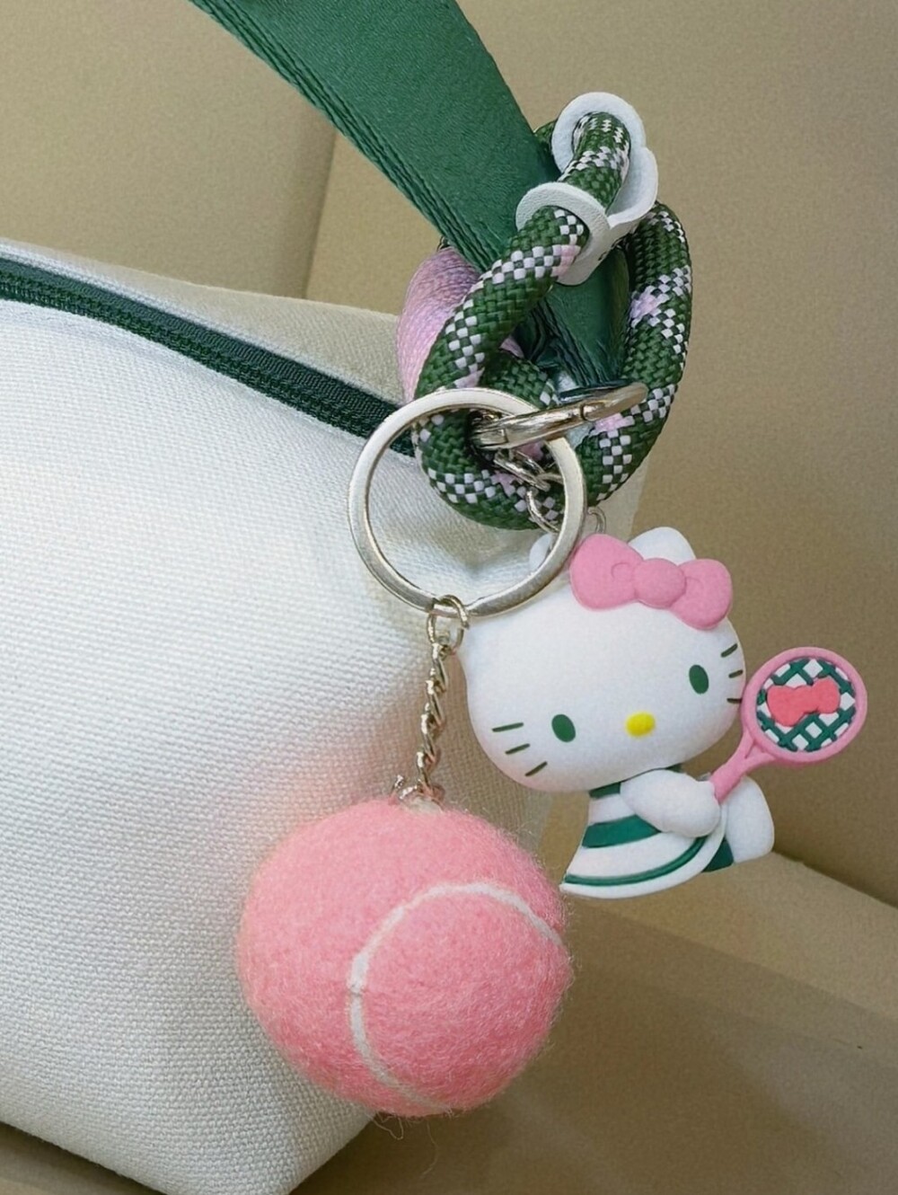 BNWT Hello Kitty x MINISO limited edition tennis keychain Bag charm pink